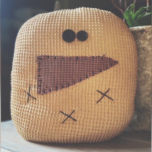 Primitive Tea-dyed Rustic Snowman Pillow - Picture 8 of 8